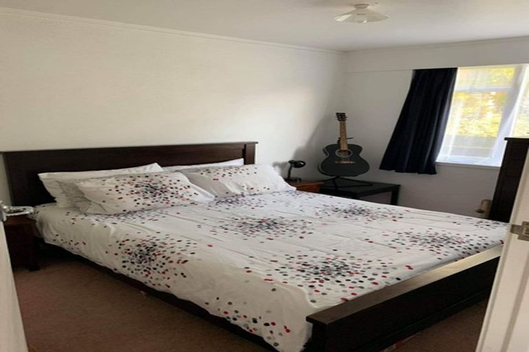 Photo of property in 2/91 Verran Road, Birkenhead, Auckland, 0626