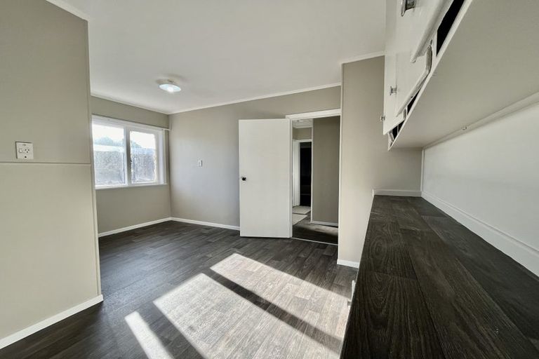 Photo of property in 130 Robertson Road, Mangere East, Auckland, 2024