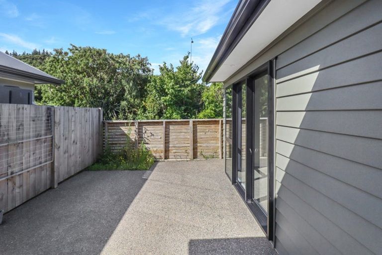 Photo of property in 32 Harry Martin Lane, Wainuiomata, Lower Hutt, 5014