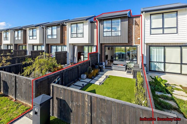 Photo of property in 43 Walsh Road, Papakura, 2110