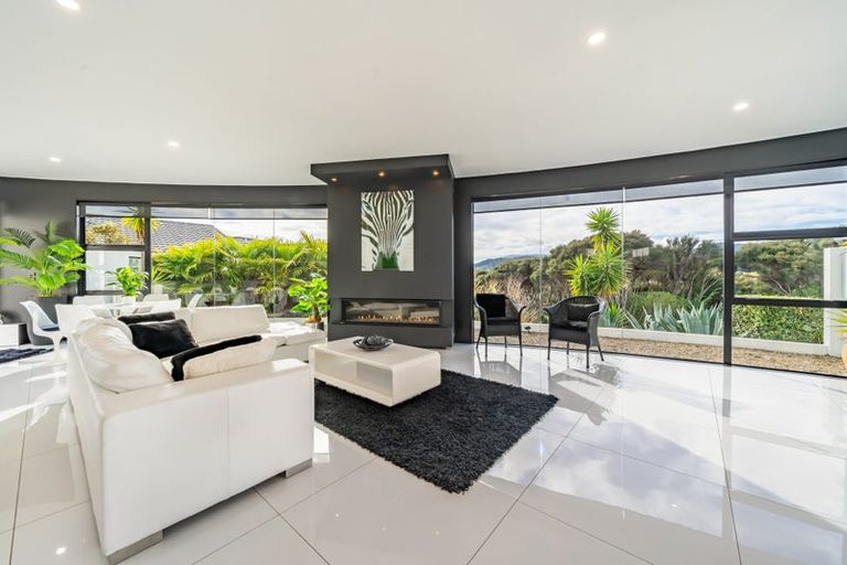 Photo of property in 1 Young Nicks Lane, Whitby, Porirua, 5024