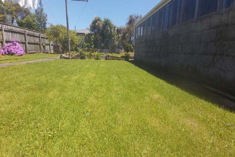 Photo of property in 124 Russell Street, Westport, 7825