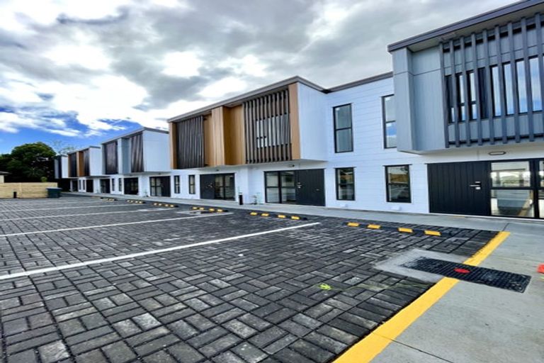 Photo of property in 12/32 Brandon Road, Glen Eden, Auckland, 0602