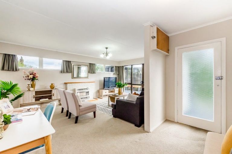 Photo of property in 37 Mazengarb Road, Paraparaumu Beach, Paraparaumu, 5032