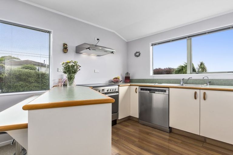 Photo of property in 55 Bell Common Close, Bethlehem, Tauranga, 3110