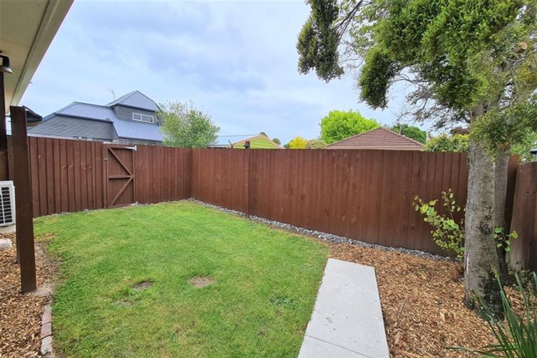 Photo of property in 1/39 Solomon Avenue, Redwood, Christchurch, 8051