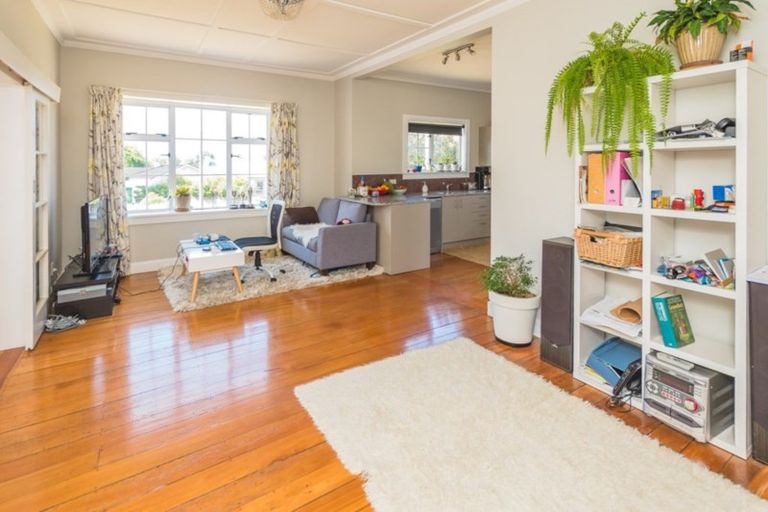 Photo of property in 97 Liverpool Street, Levin, 5510