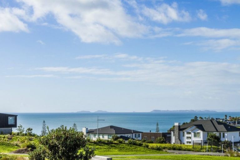Photo of property in 15b Headland Drive, Long Bay, Auckland, 0630