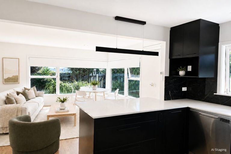 Photo of property in 1/3a First Avenue, Stanley Point, Auckland, 0624