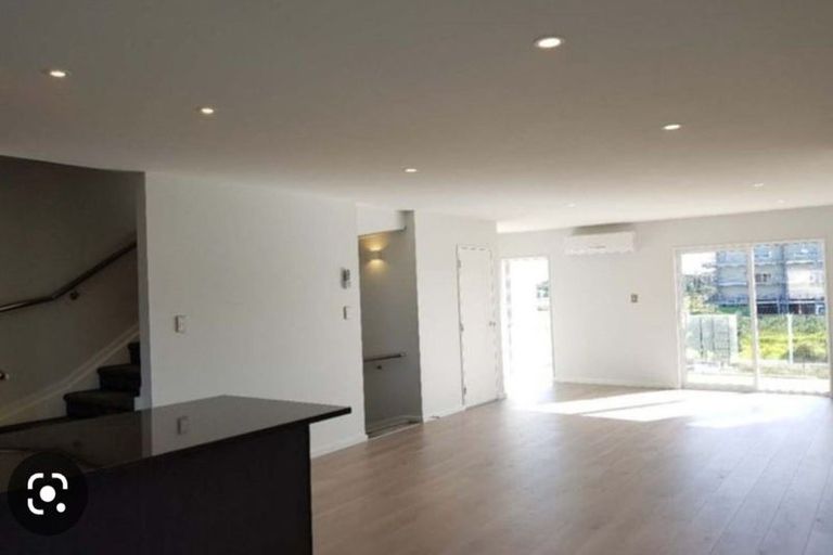 Photo of property in 75 Bordeaux Parade, Te Atatu South, Auckland, 0610