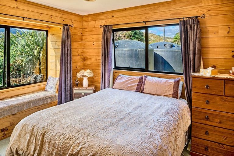 Photo of property in 1142 Moonshine Road, Judgeford, Porirua, 5381