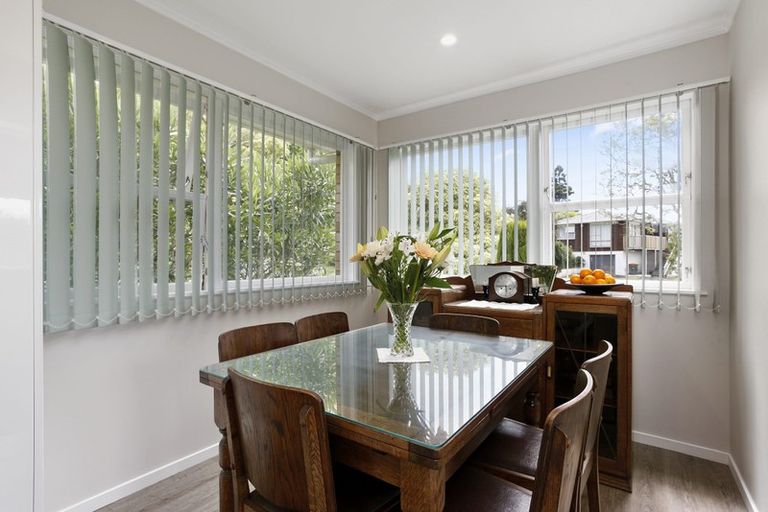 Photo of property in 23 Rotoiti Avenue, Pakuranga Heights, Auckland, 2010