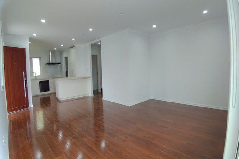 Photo of property in 36 Trias Road, Totara Vale, Auckland, 0629