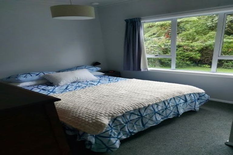 Photo of property in 30 Lincoln Avenue, Tawa, Wellington, 5028