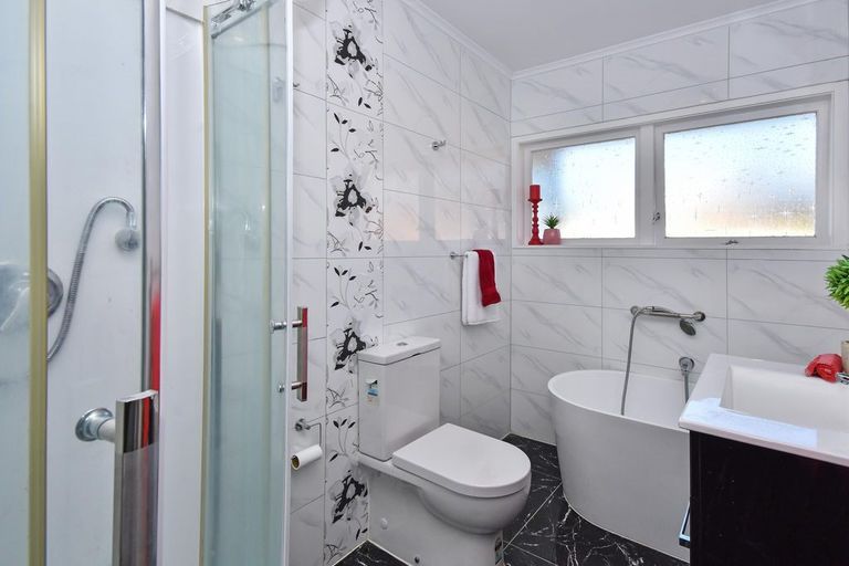 Photo of property in 78 Ray Small Drive, Pahurehure, Papakura, 2113