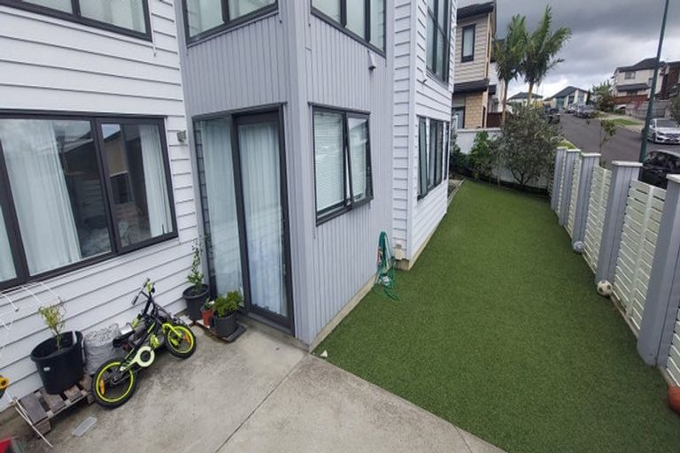 Photo of property in 2 Veneta Close, Flat Bush, Auckland, 2019