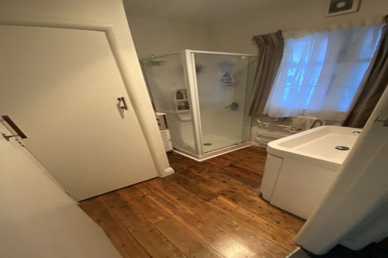 Photo of property in 182 Oriental Parade, Oriental Bay, Wellington, 6011