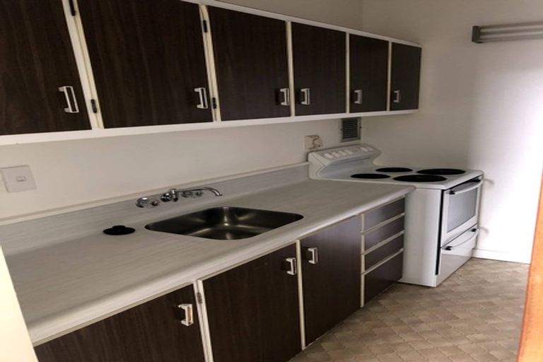 Photo of property in Hobson Court Flats, 38/70 Hobson Street, Thorndon, Wellington, 6011