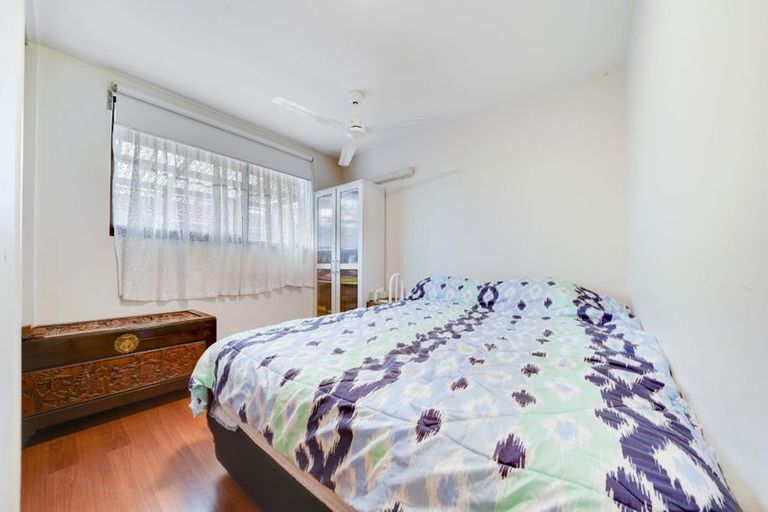 Photo of property in 1b Bamboo Grove, Kelston, Auckland, 0602