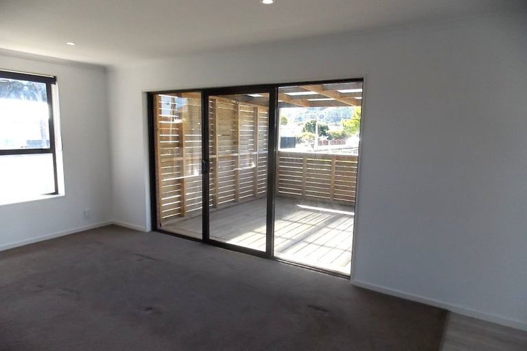 Photo of property in 64 Golders Road, Elderslea, Upper Hutt, 5018