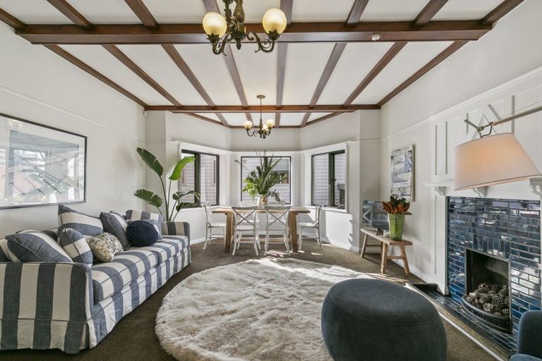 Photo of property in 323 The Terrace, Te Aro, Wellington, 6011