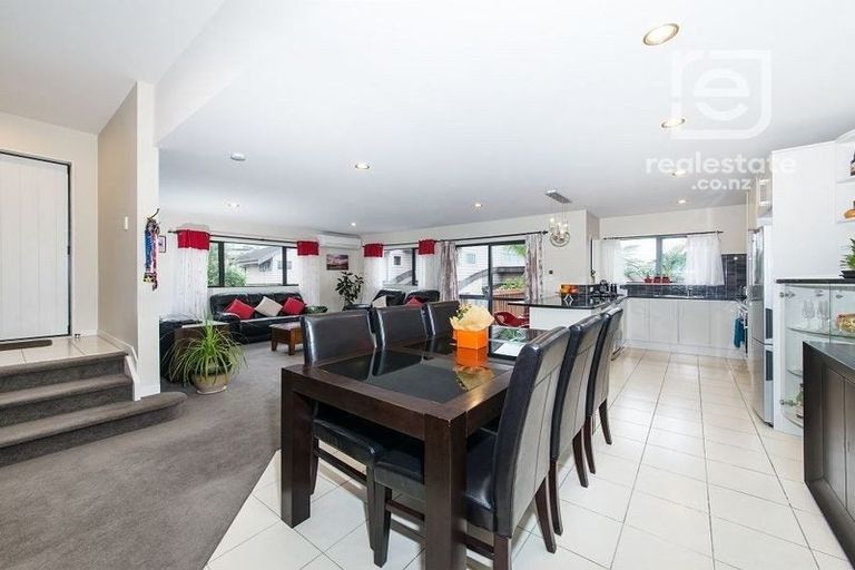 Photo of property in 59 South Kensington Way, Henderson, Auckland, 0612