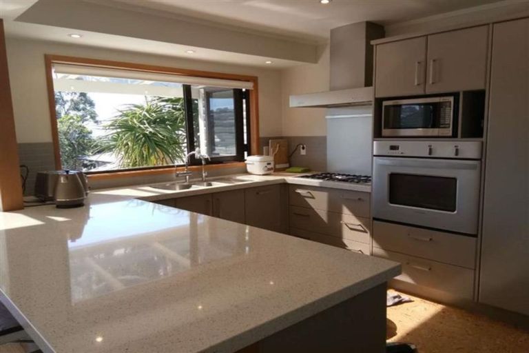 Photo of property in 1/28 Rangitoto Terrace, Milford, Auckland, 0620