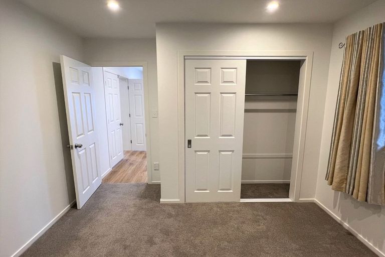 Photo of property in 65 Dundale Avenue, Blockhouse Bay, Auckland, 0600