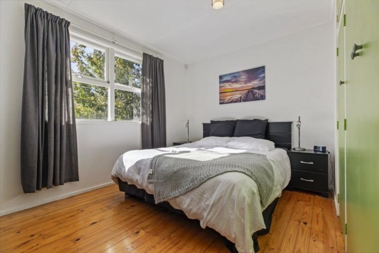 Photo of property in 1/615 Swanson Road, Swanson, Auckland, 0612