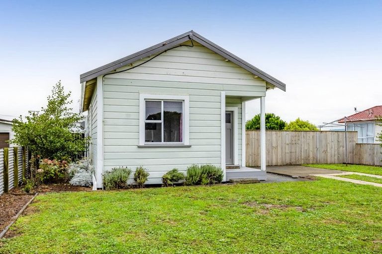 Photo of property in 81 Manawapou Road, Hawera, 4610