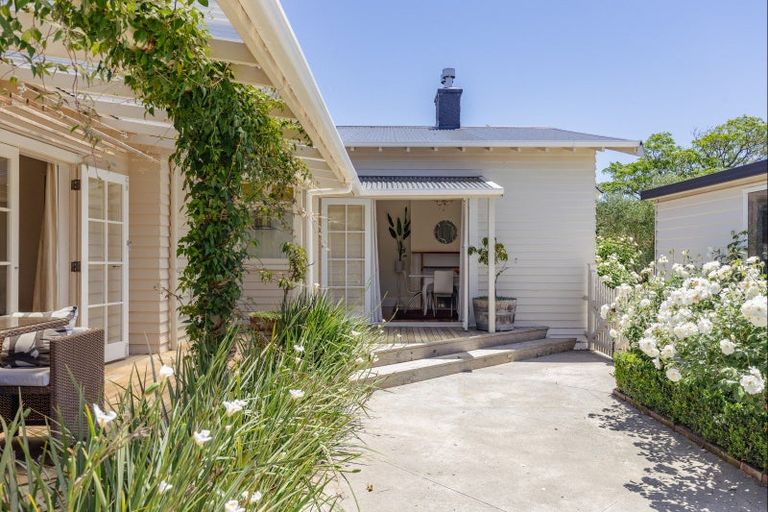 Photo of property in 10 Argyle Avenue, Takaro, Palmerston North, 4410