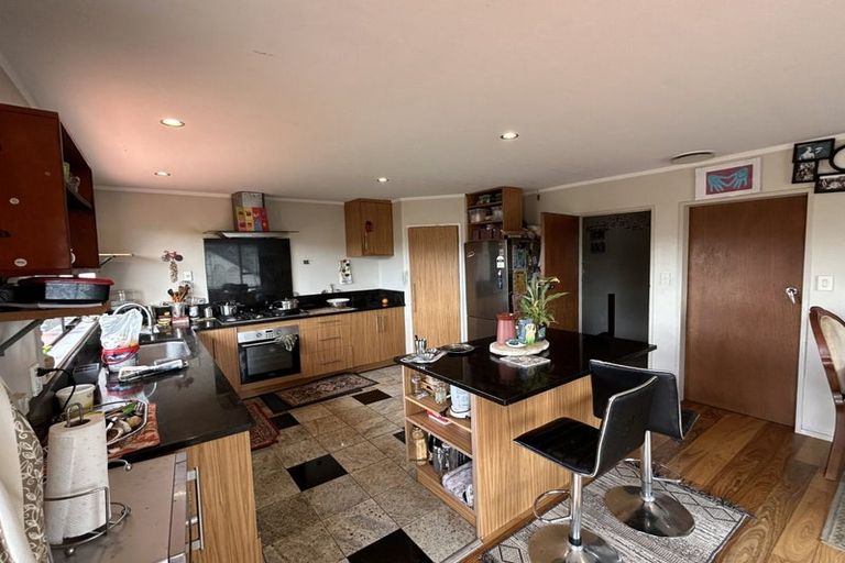 Photo of property in 17 Exploration Way, Whitby, Porirua, 5024