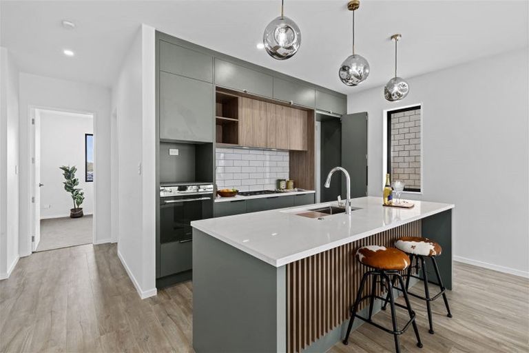 Photo of property in 43 Sunnyheights Road, Orewa, 0931