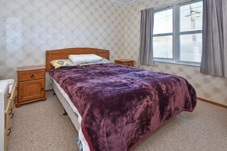 Photo of property in 10 Edinburgh Avenue, Rosehill, Papakura, 2113