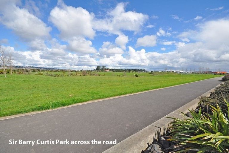 Photo of property in 1/63 Kestev Drive, Flat Bush, Auckland, 2016