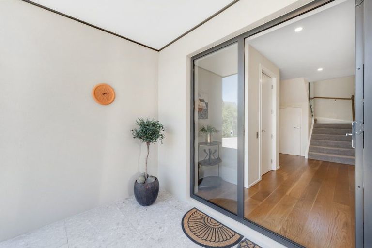 Photo of property in 32c Devon Road, Bucklands Beach, Auckland, 2012