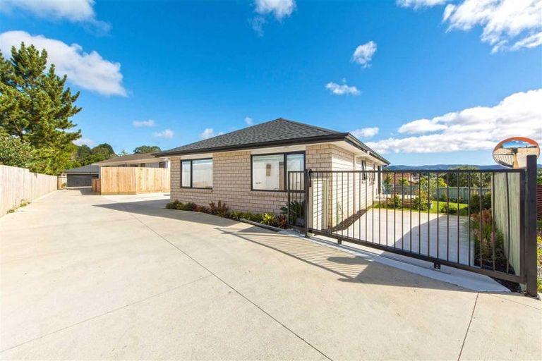 Photo of property in 71a Solar Road, Glen Eden, Auckland, 0602