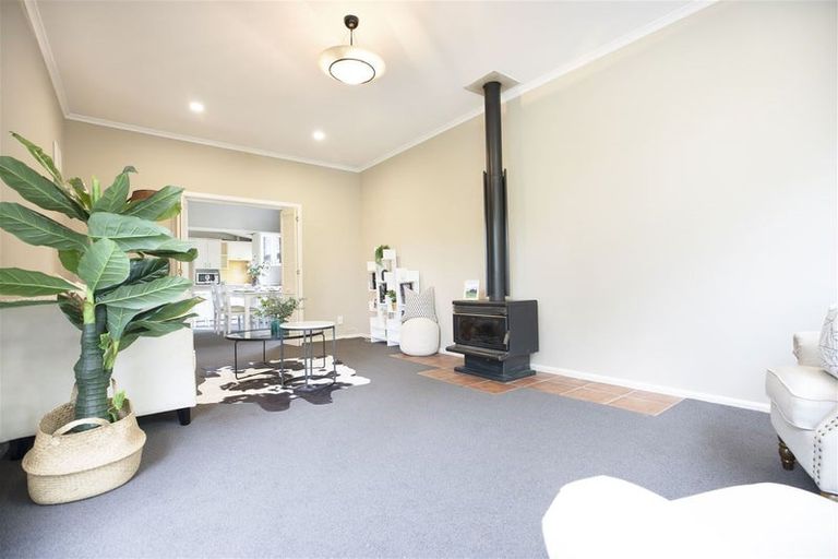 Photo of property in 10 Avonhead Road, Avonhead, Christchurch, 8042
