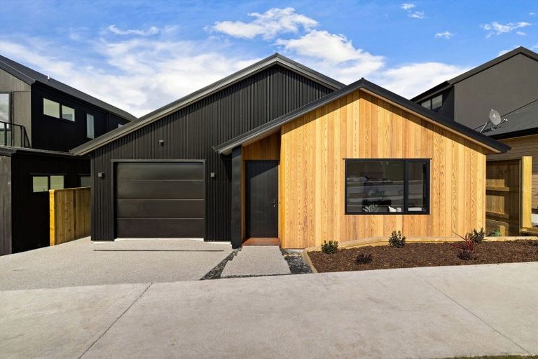 Photo of property in 150 Howden Drive, Jacks Point, 9371