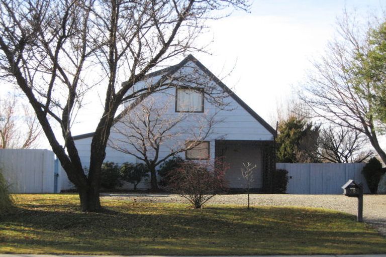 Photo of property in 28 Sargood Drive, Wanaka, 9305