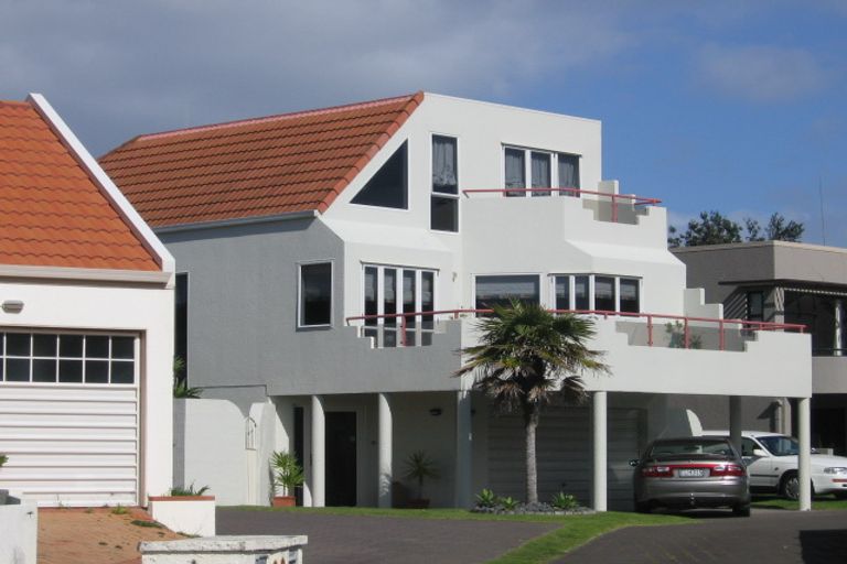 Photo of property in 21 Sunbrae Grove, Mount Maunganui, 3116