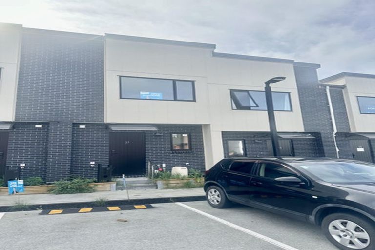 Photo of property in 37 Kiato Lane, Flat Bush, Auckland, 2019