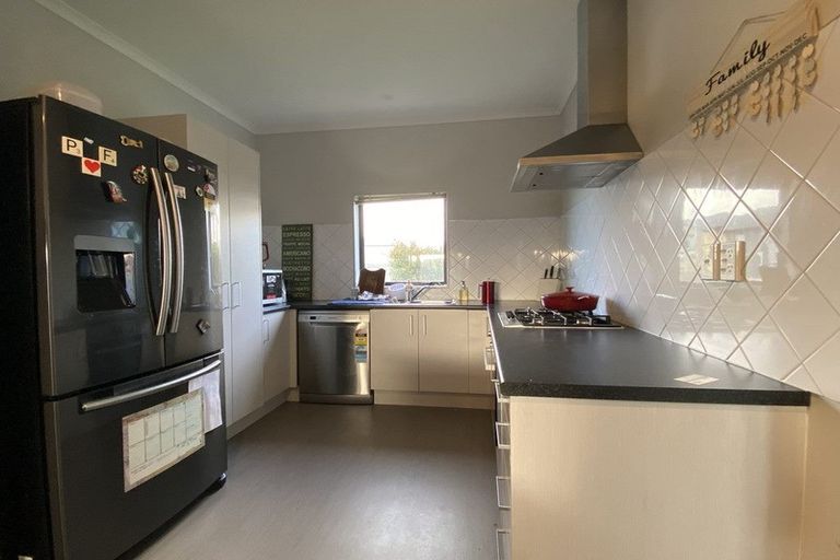 Photo of property in 37 Ipukarea Street, Weymouth, Auckland, 2103