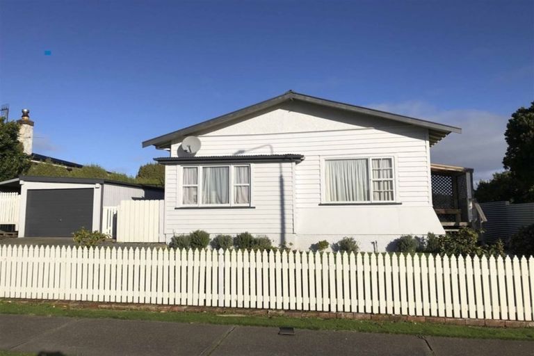Photo of property in 1 Collingwood Street, Strathern, Invercargill, 9812