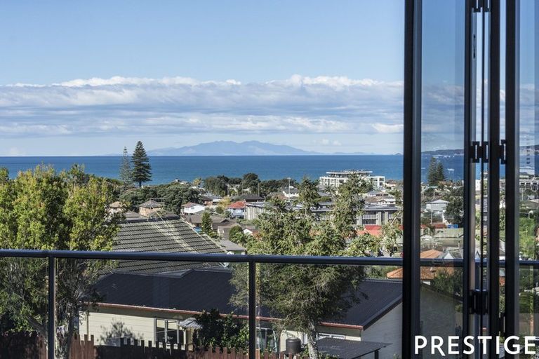 Photo of property in 3 Orewa Heights Crescent, Orewa, 0931
