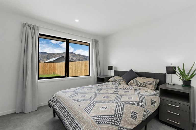 Photo of property in 13 Caton Street, Lake Hawea, 9382