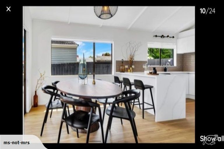 Photo of property in 2/17 Oliver Street, Point Chevalier, Auckland, 1022