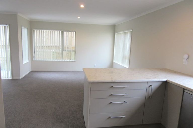 Photo of property in 7 Belize Grove, Grenada Village, Wellington, 6037