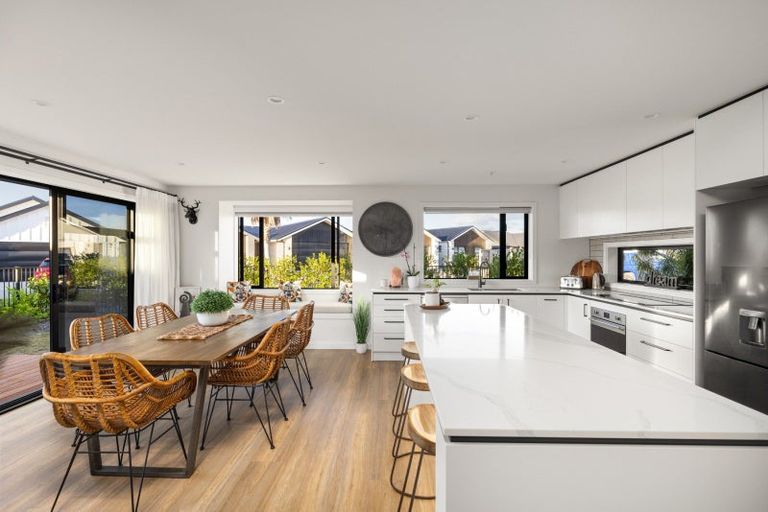 Photo of property in 1 Mida Close, Papamoa Beach, Papamoa, 3118