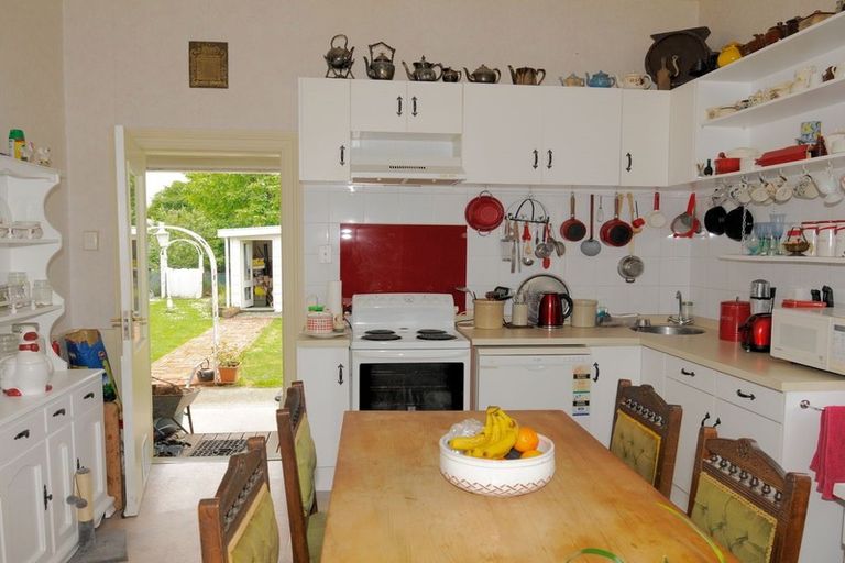 Photo of property in 30 Rhodes Street, Waimate, 7924